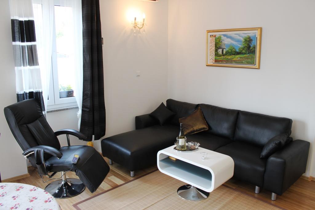 Ana Apartment Pula Habitación foto
